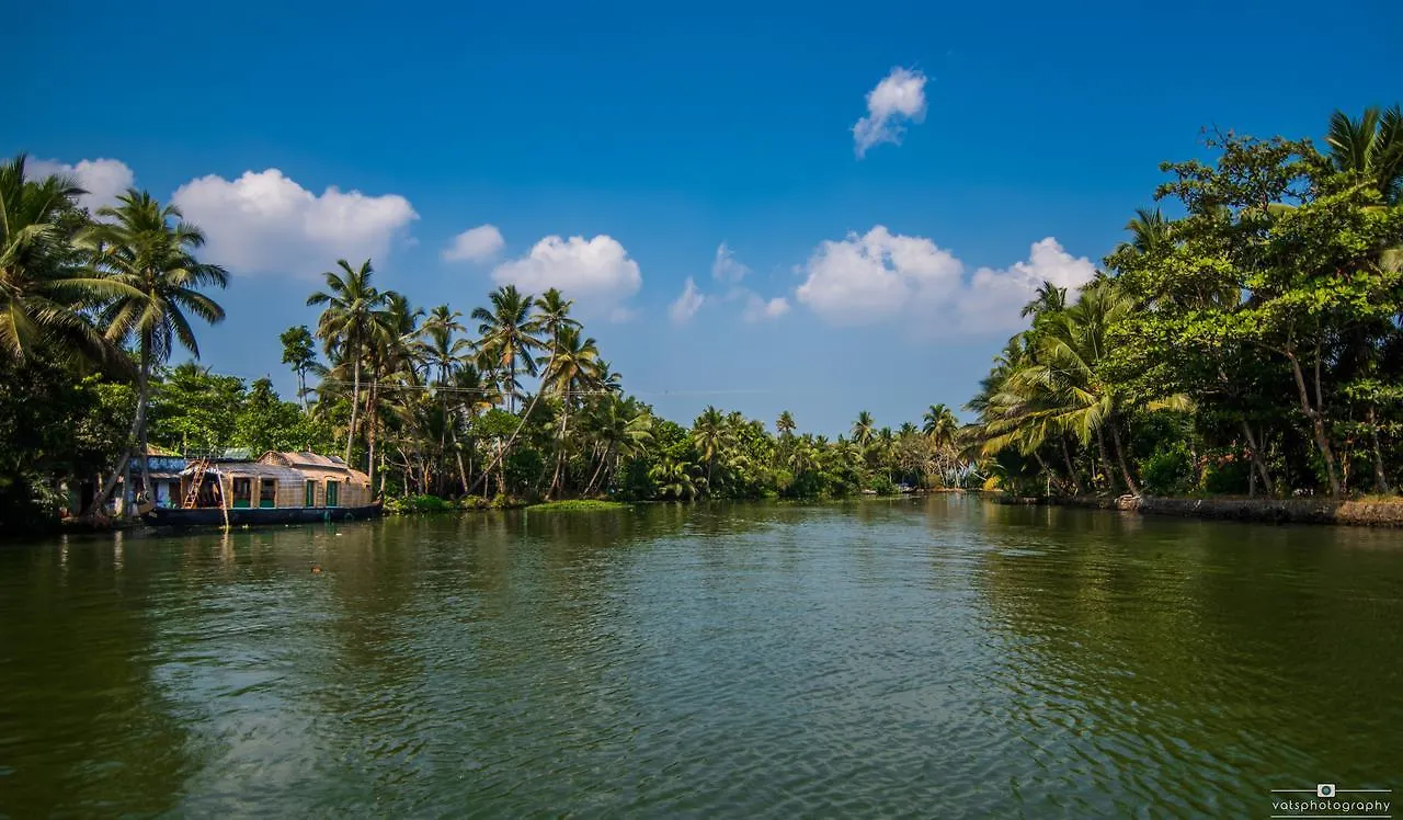 The Lake Paradise Boutique Resort Alappuzha Bed & Breakfast