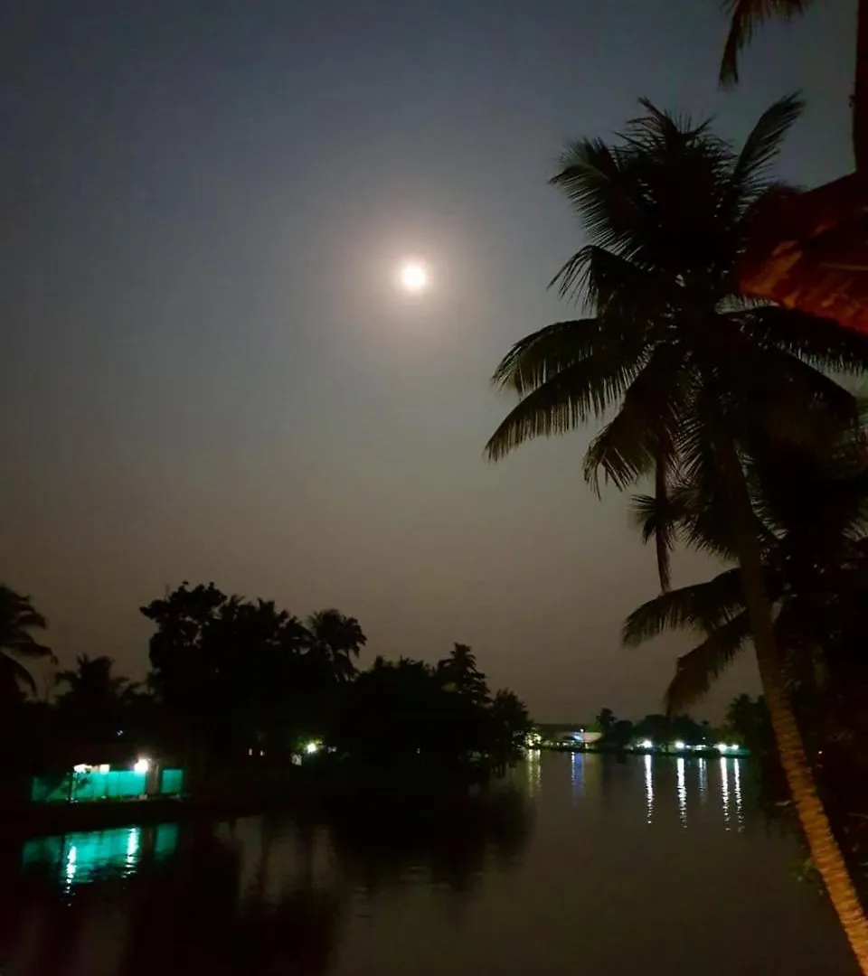 The Lake Paradise Guest House Alappuzha Inde