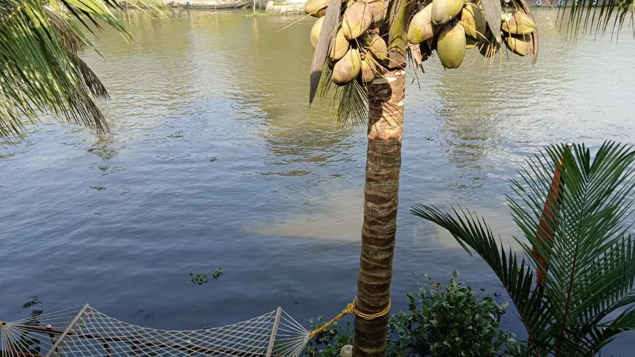 Alojamento de Acomodação e Pequeno-almoço The Lake Paradise Boutique Resort Alappuzha